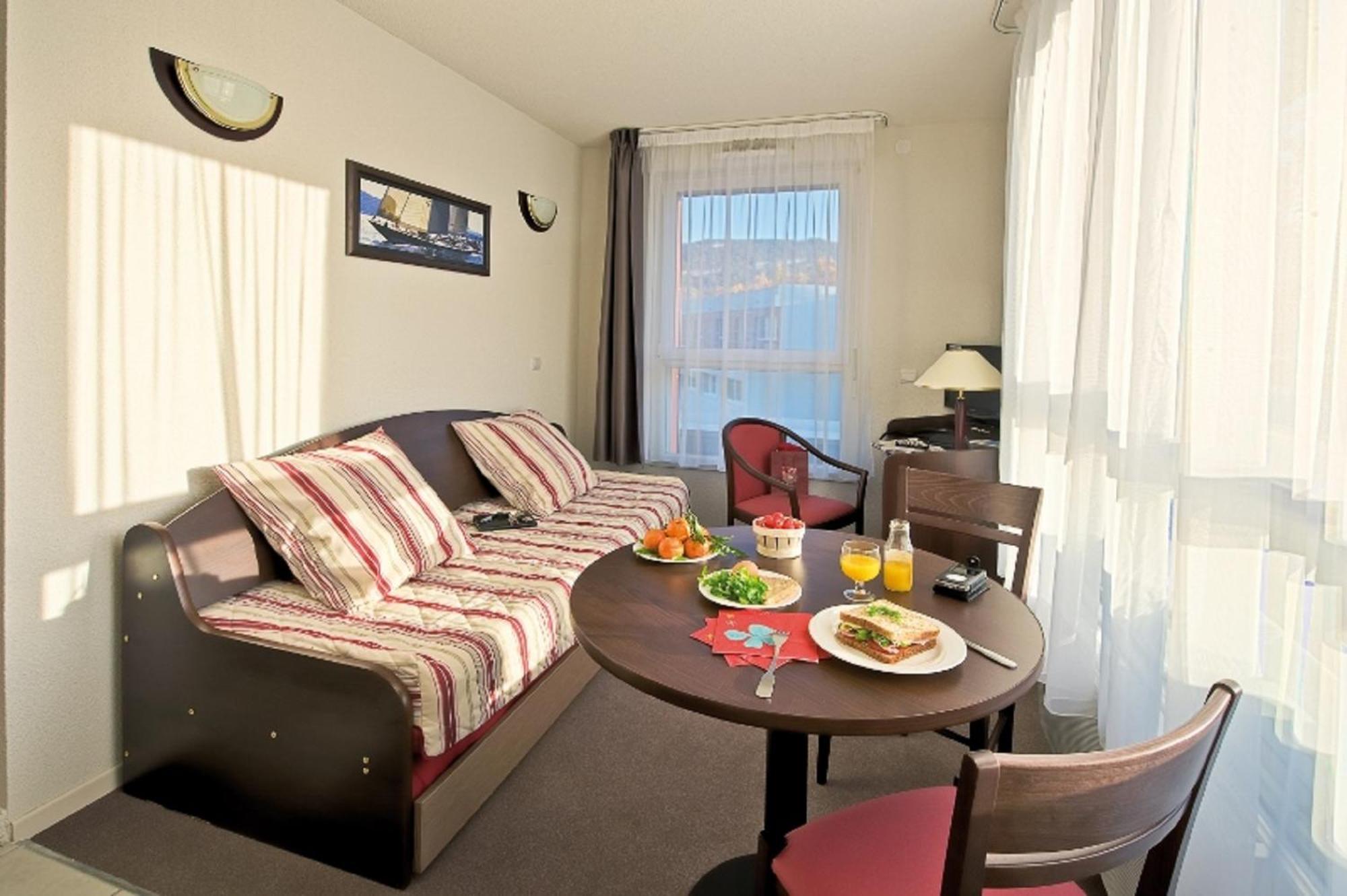 Comfort Aparthotel Les Hauts D'Annecy Zewnętrze zdjęcie